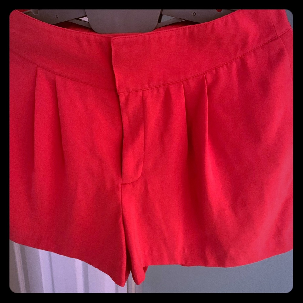 Women’s Jennifer Lopez Coral Shorts